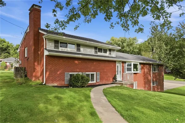 $409,900 | 311 McKinney Drive, Moon Township, PA 15108
