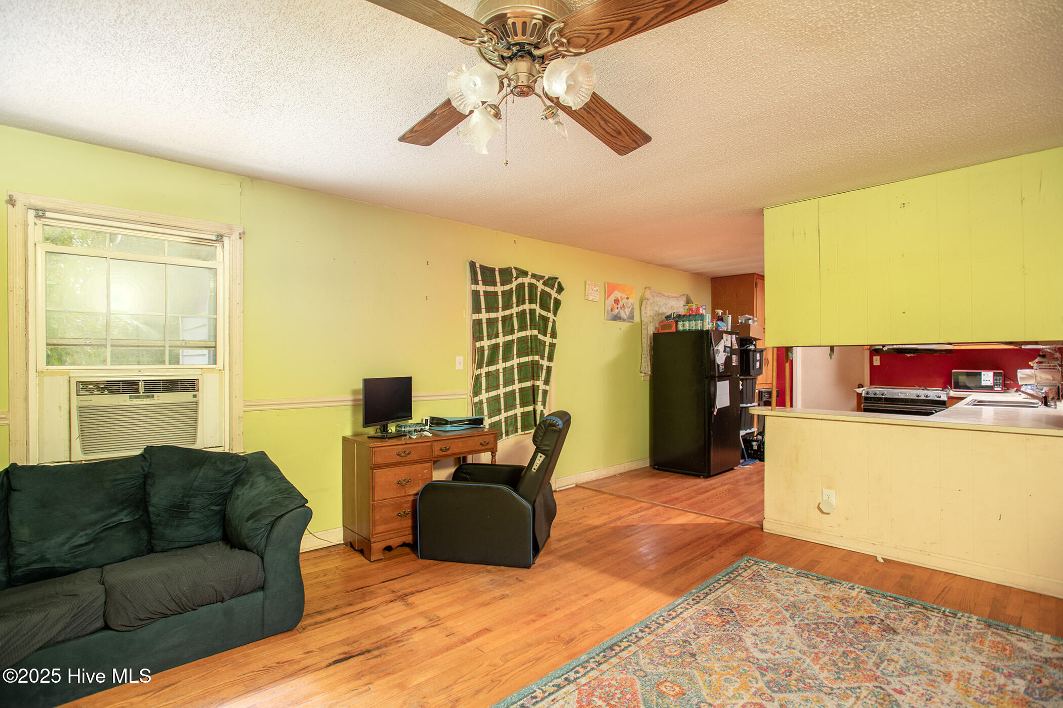358 Gillikin Road Beaufort, NC 28516 - Photo 18 of 29 358 GILLIKIN INTERIOR (1)