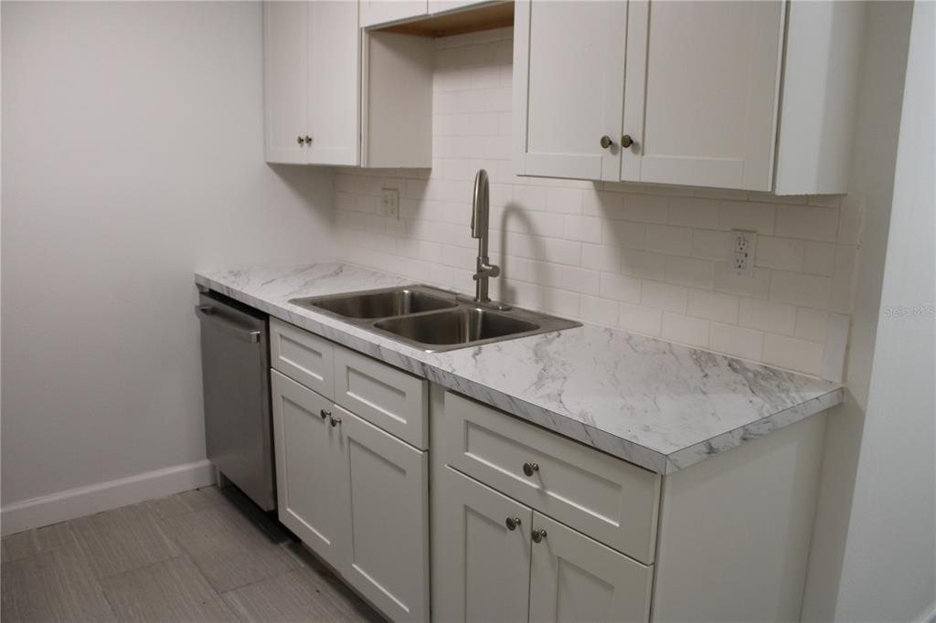 4463 Rustic Drive, Unit D New Port Richey, FL 34652 - Photo 4 of 20