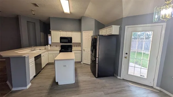 $2,395 | 3713 Broken Pine Trail, Fort Worth, TX 76137