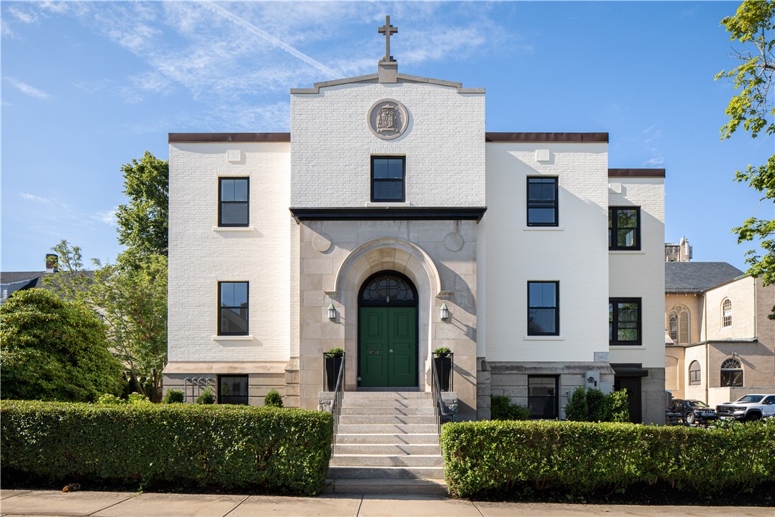 2 Eastnor Road, Unit B Newport, RI 02840 - Photo 11 of 20