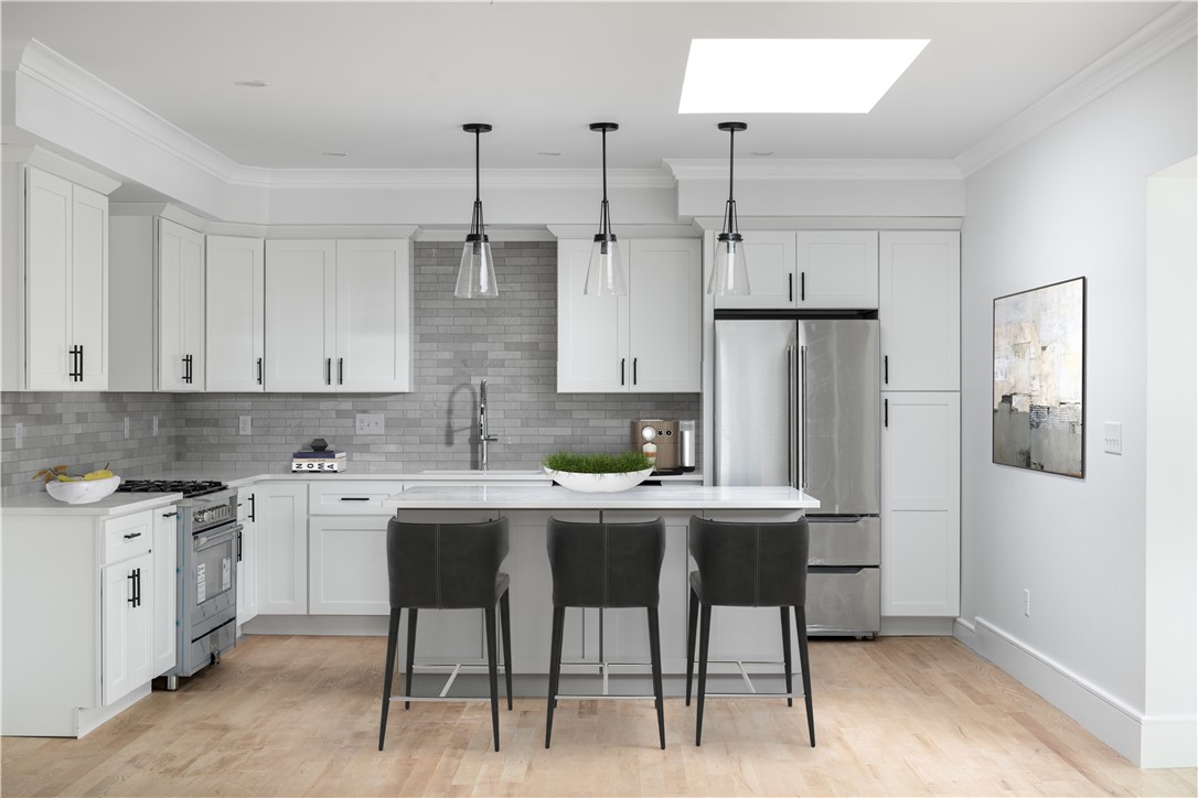 2 Eastnor Road, Unit B Newport, RI 02840 - Photo 3 of 20