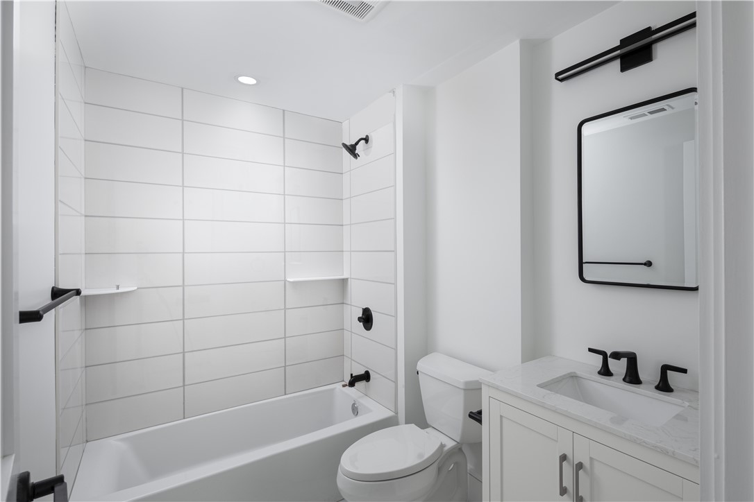 2 Eastnor Road, Unit B Newport, RI 02840 - Photo 10 of 20