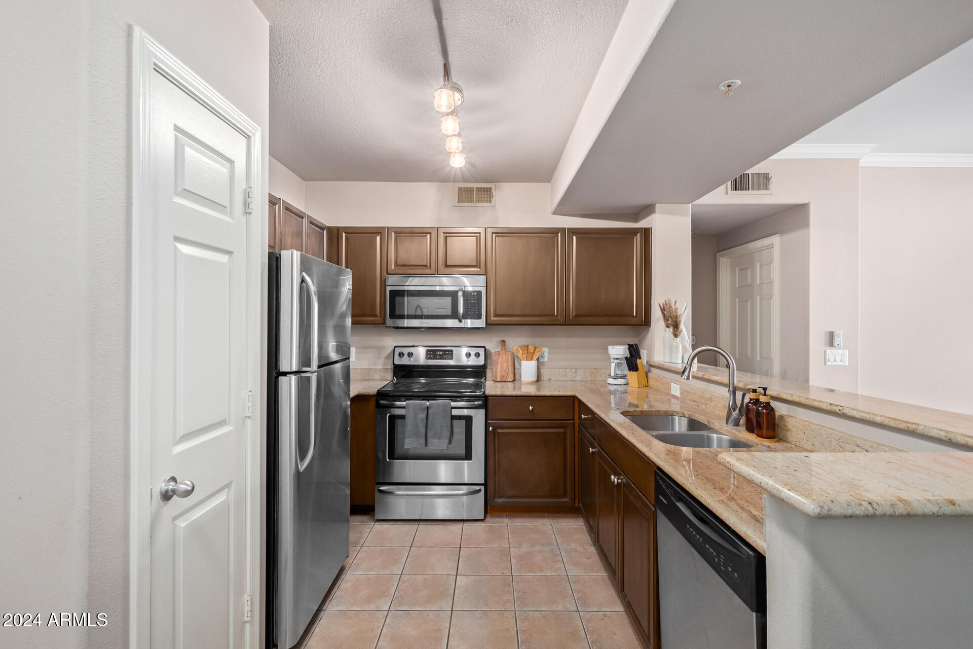 19777 North 76th Street, Unit 1153 Scottsdale, AZ 85255 - Photo 6 of 34 0011-11-76th