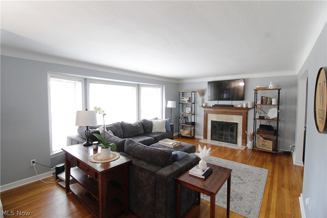 3837 Faversham Road Cleveland, OH 44118 - Photo 4 of 26