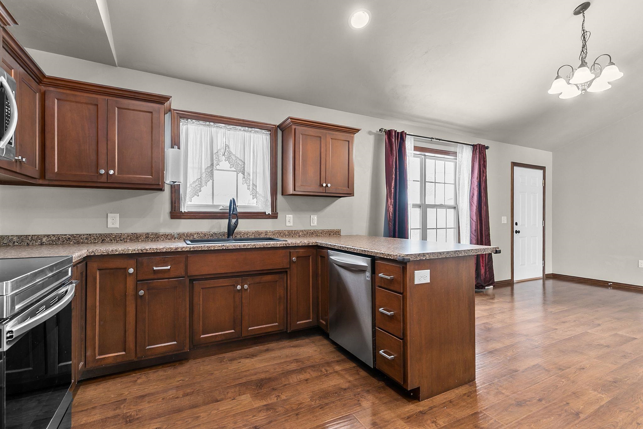 5120 North Gala Court Appleton, WI 54913 - Photo 3 of 38