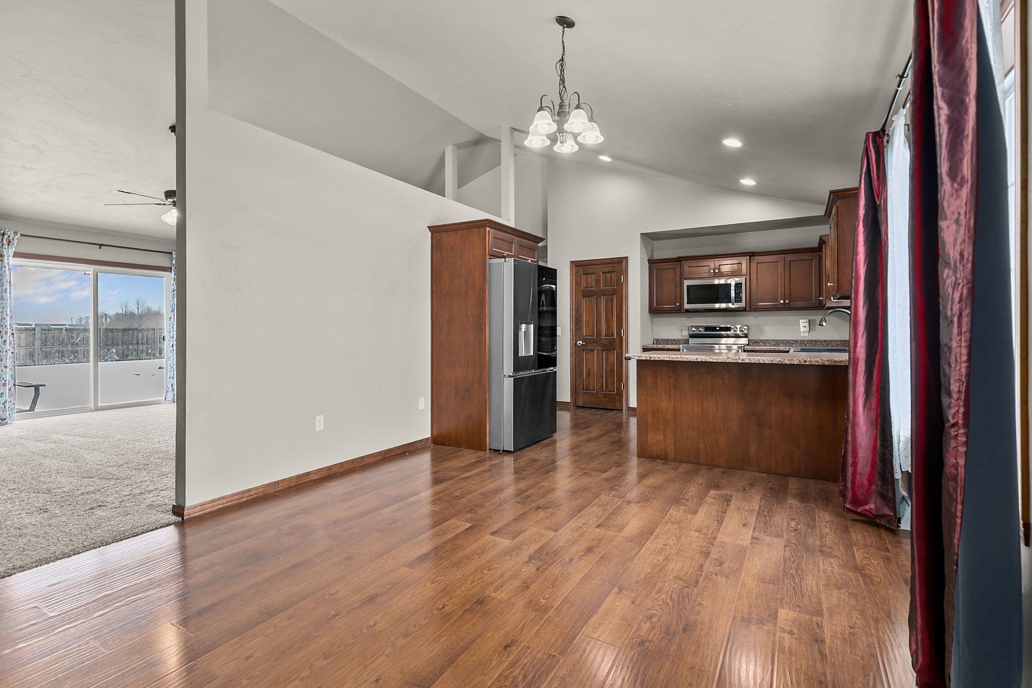 5120 North Gala Court Appleton, WI 54913 - Photo 7 of 38