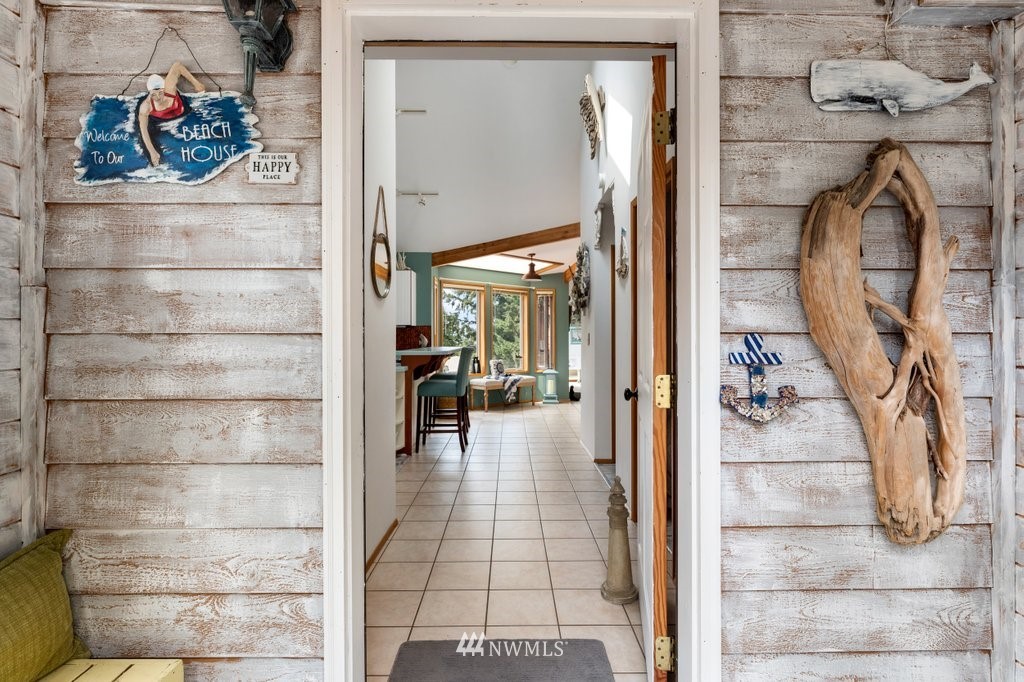 4908 South Smugglers Cove Road Freeland, WA 98249 - Photo 7 of 40