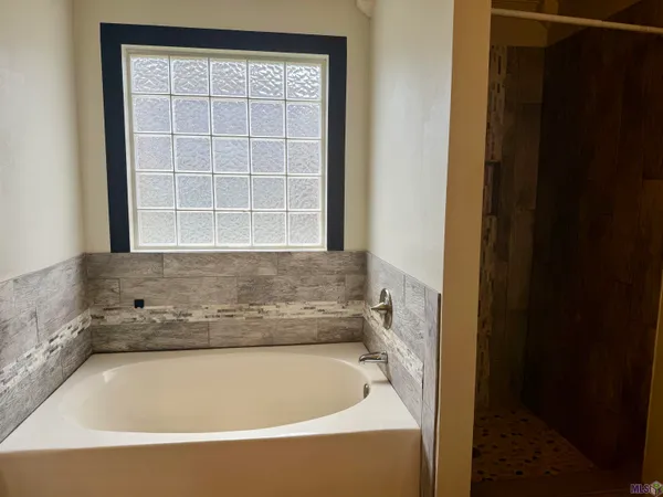 $225,000 | 9874 Asheville Drive, Denham Springs, LA 70706