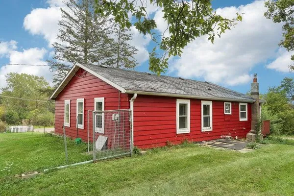 $550,000 | N9607 Highway 83 East Troy Wi 53120, Mukwonago, WI 53149