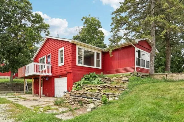 $550,000 | N9607 Highway 83 East Troy Wi 53120, Mukwonago, WI 53149