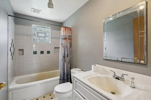 $550,000 | N9607 Highway 83 East Troy Wi 53120, Mukwonago, WI 53149