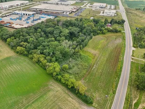 $550,000 | N9607 Highway 83 East Troy Wi 53120, Mukwonago, WI 53149