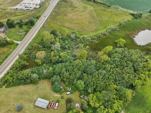 $550,000 | N9607 Highway 83 East Troy Wi 53120, Mukwonago, WI 53149