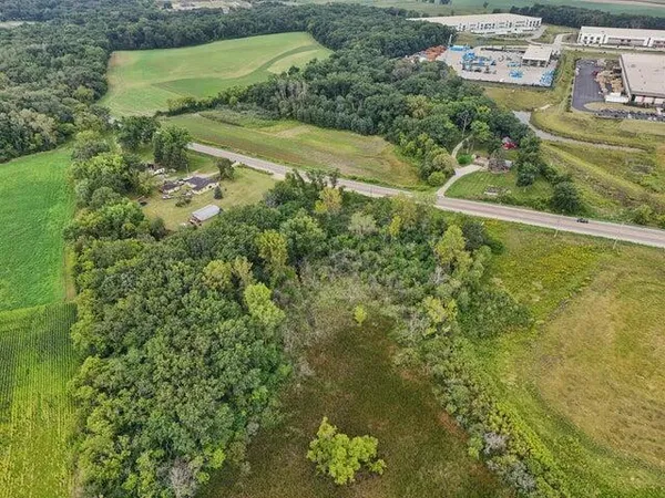 $550,000 | N9607 Highway 83 East Troy Wi 53120, Mukwonago, WI 53149