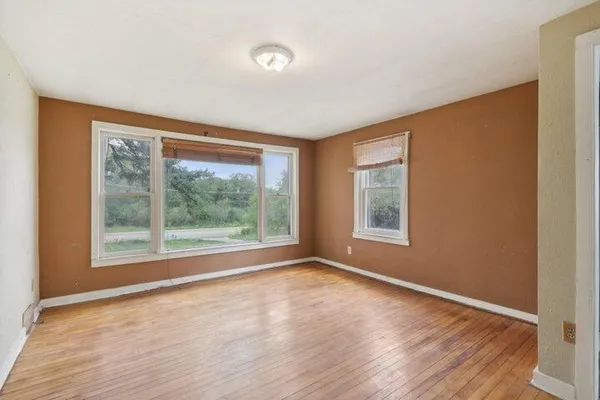 $550,000 | N9607 Highway 83 East Troy Wi 53120, Mukwonago, WI 53149