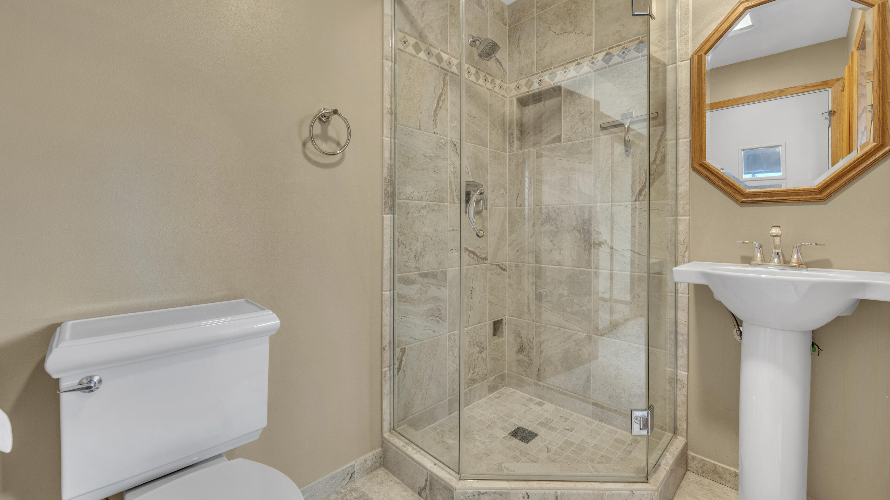 W2184 Rowe Road Herman, WI 53083 - Photo 16 of 40 Primary Bathroom
