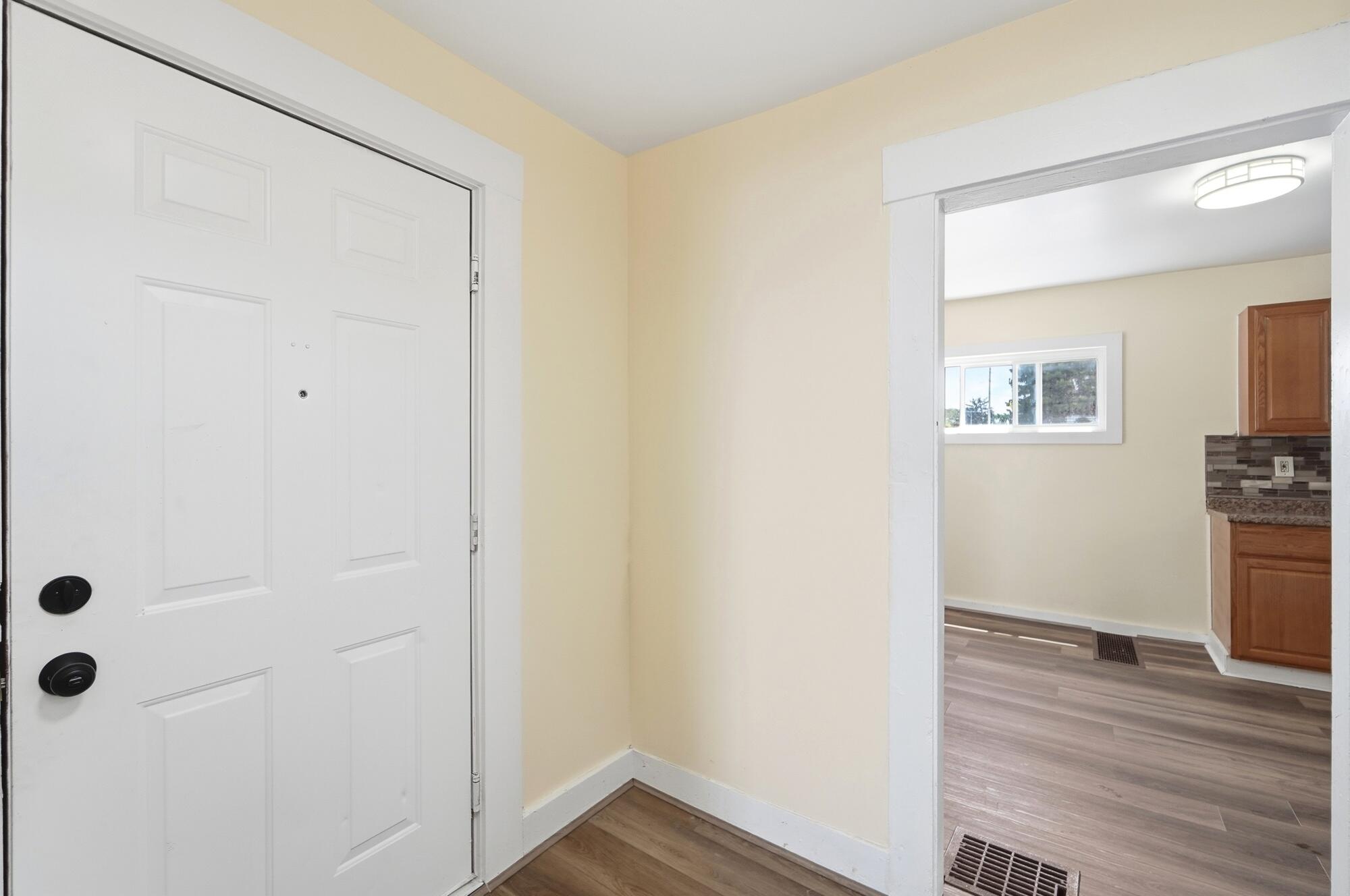 2015 Clifton Avenue Springfield, OH 45505 - Photo 7 of 56 034