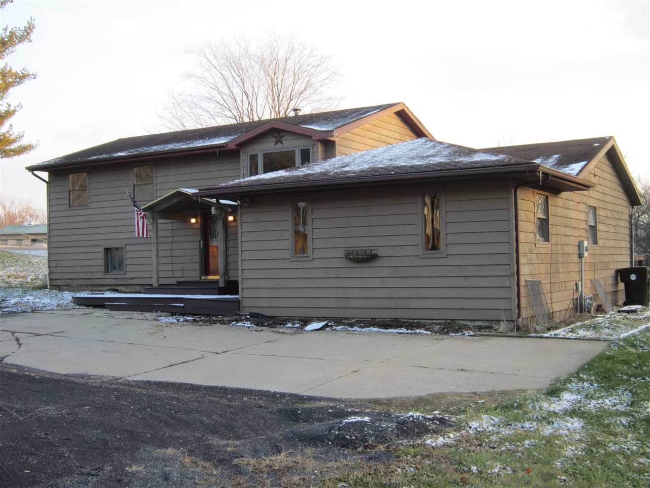5116 West Tuscarora Road Peoria, IL 61607 - Photo 1 of 2 Gallery Image 1