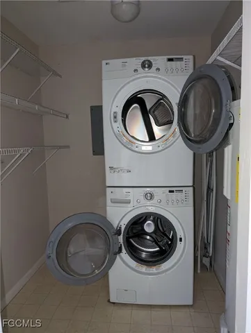 a close up view of a washer and dryer