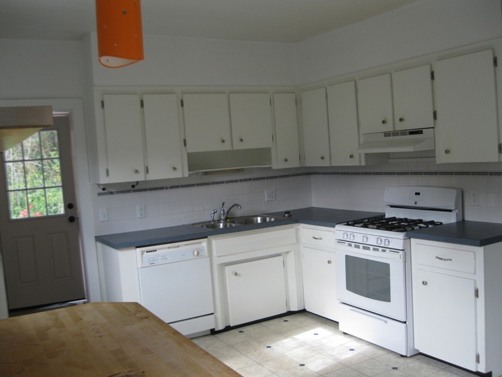 40 Barnard Road Worcester, MA 01605 - Photo 8 of 19 Gallery Image 8