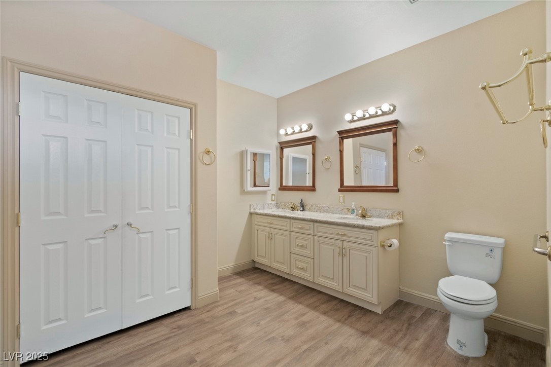 5315 North Fort Apache Road Las Vegas, NV 89149 - Photo 31 of 46 Full bath 10x10 foot with double vanity, and double doored Bathroom Linen Closet.