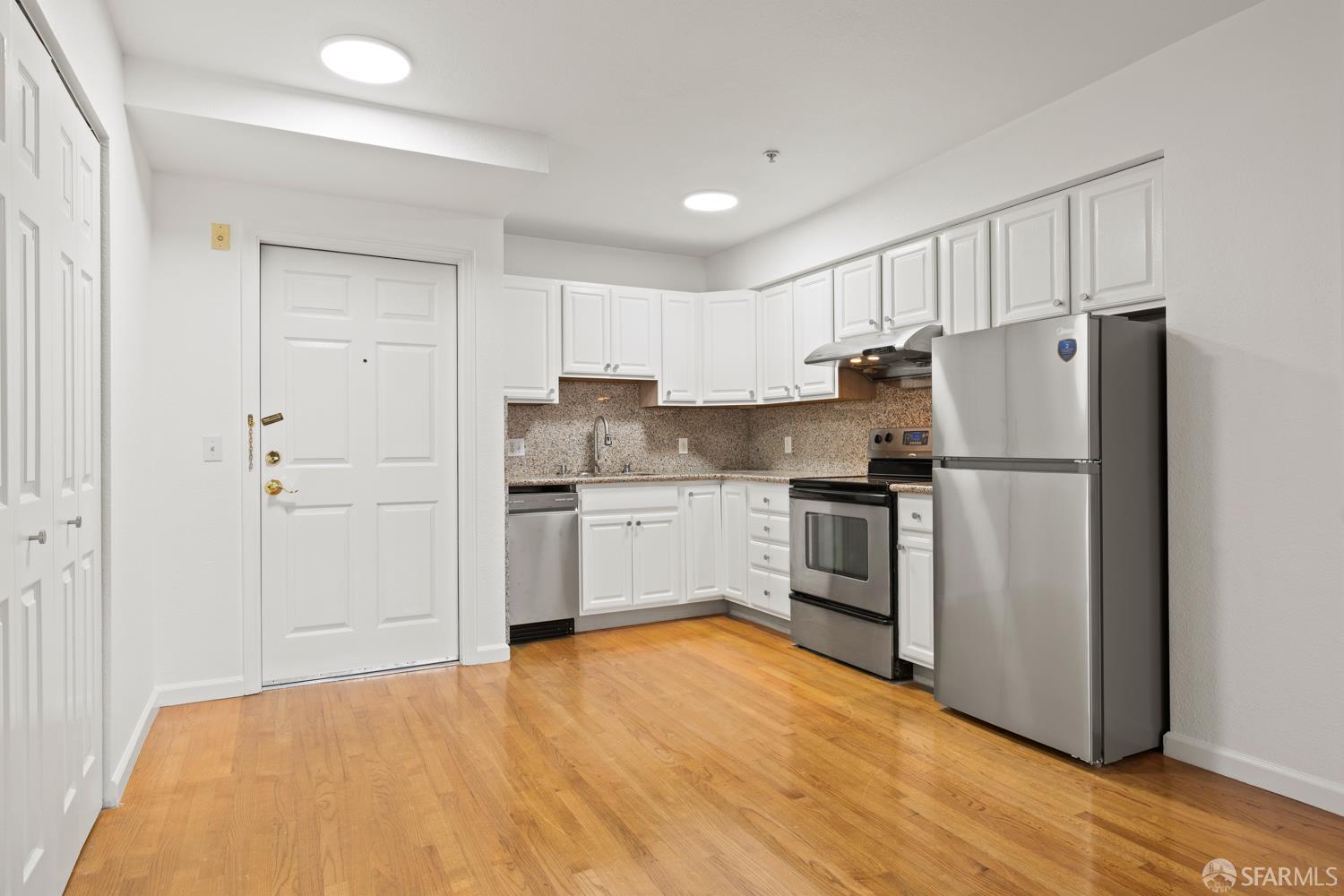 485 8th Street, Unit 501 Oakland, CA 94607 - Photo 10 of 15