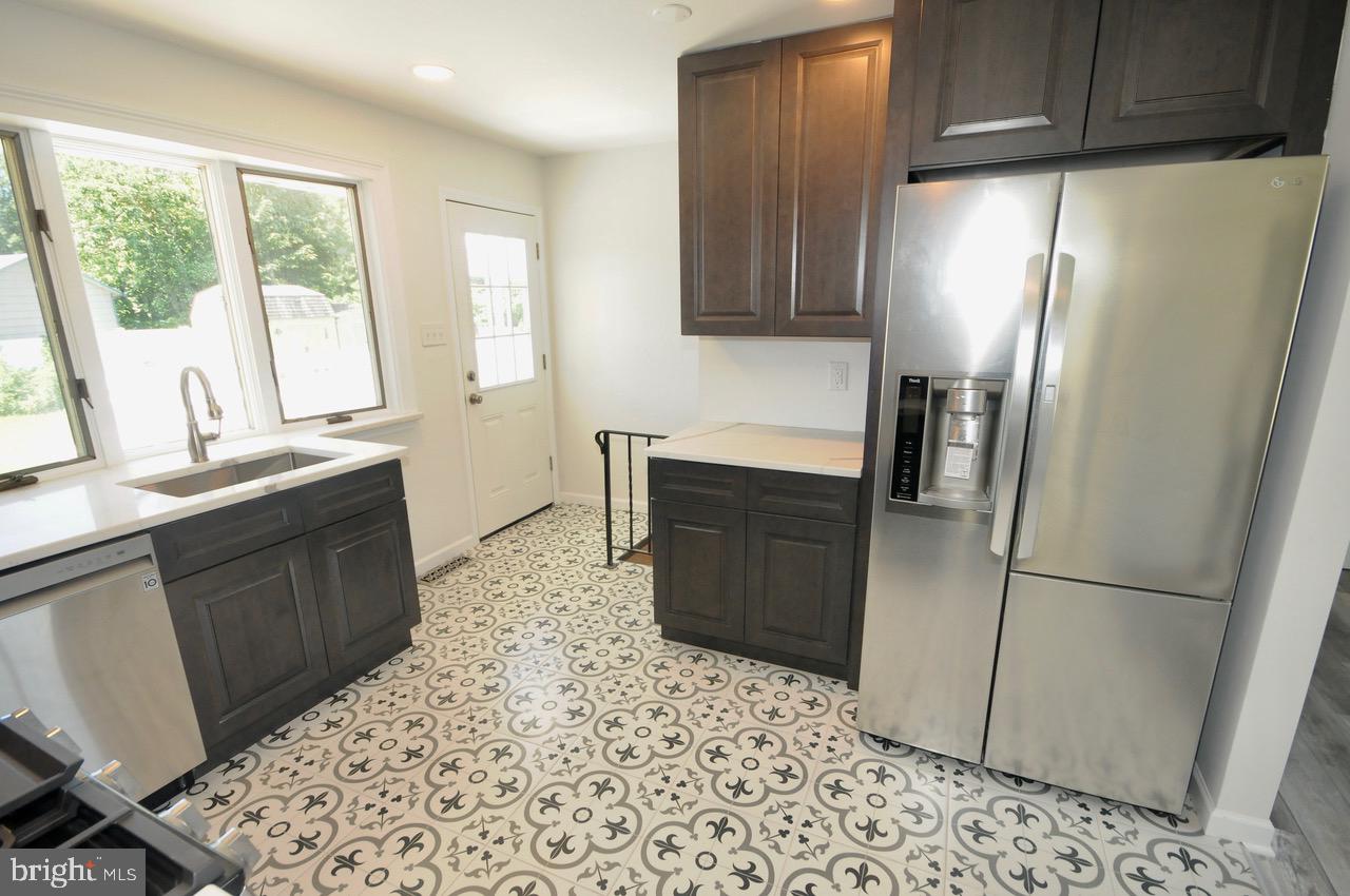 572 Lehigh Road Wenonah, NJ 08090 - Photo 2 of 16 Modern kitchen with gorgeous tile