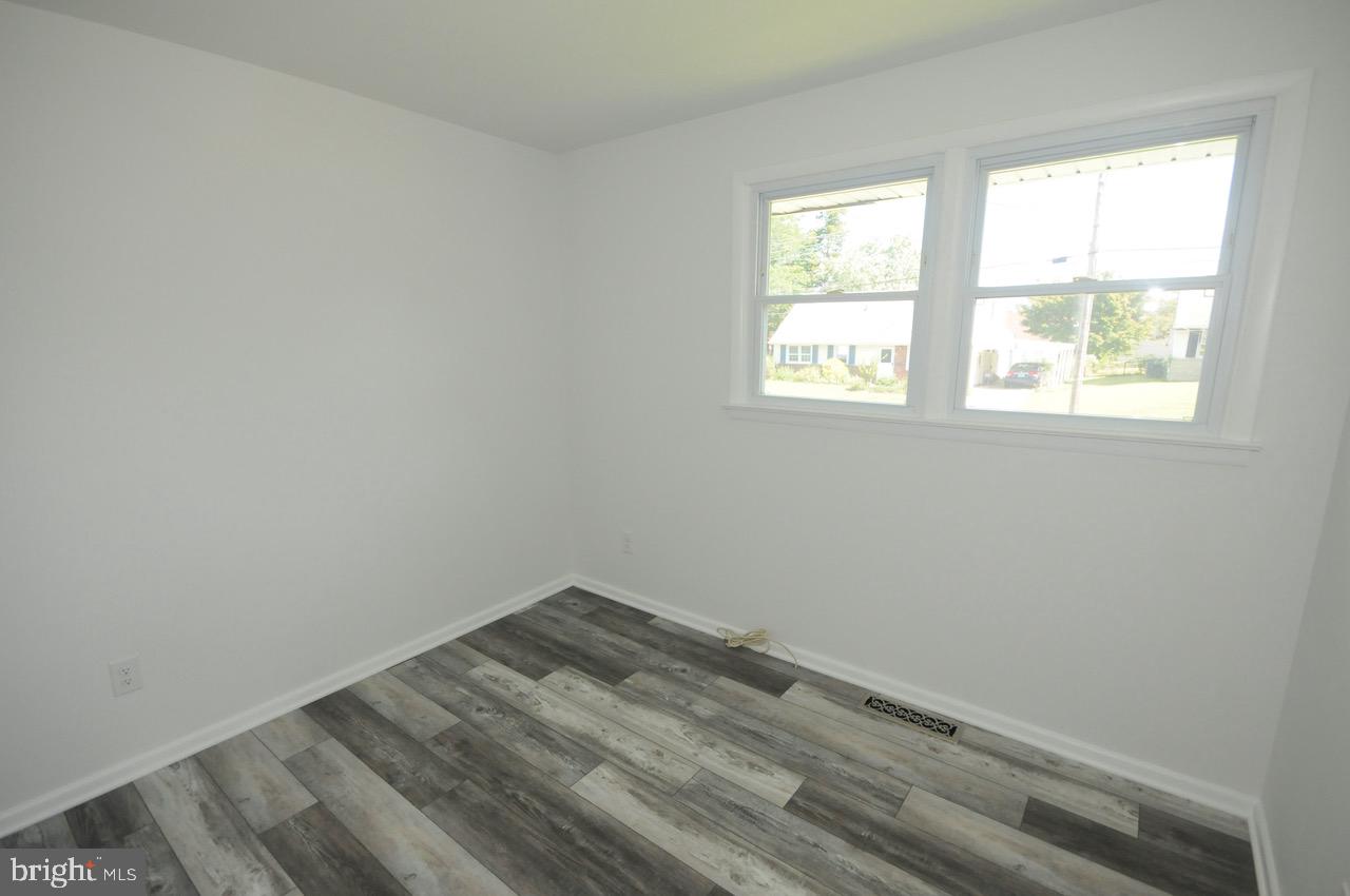 572 Lehigh Road Wenonah, NJ 08090 - Photo 11 of 16 Bedrooms with modern flooring