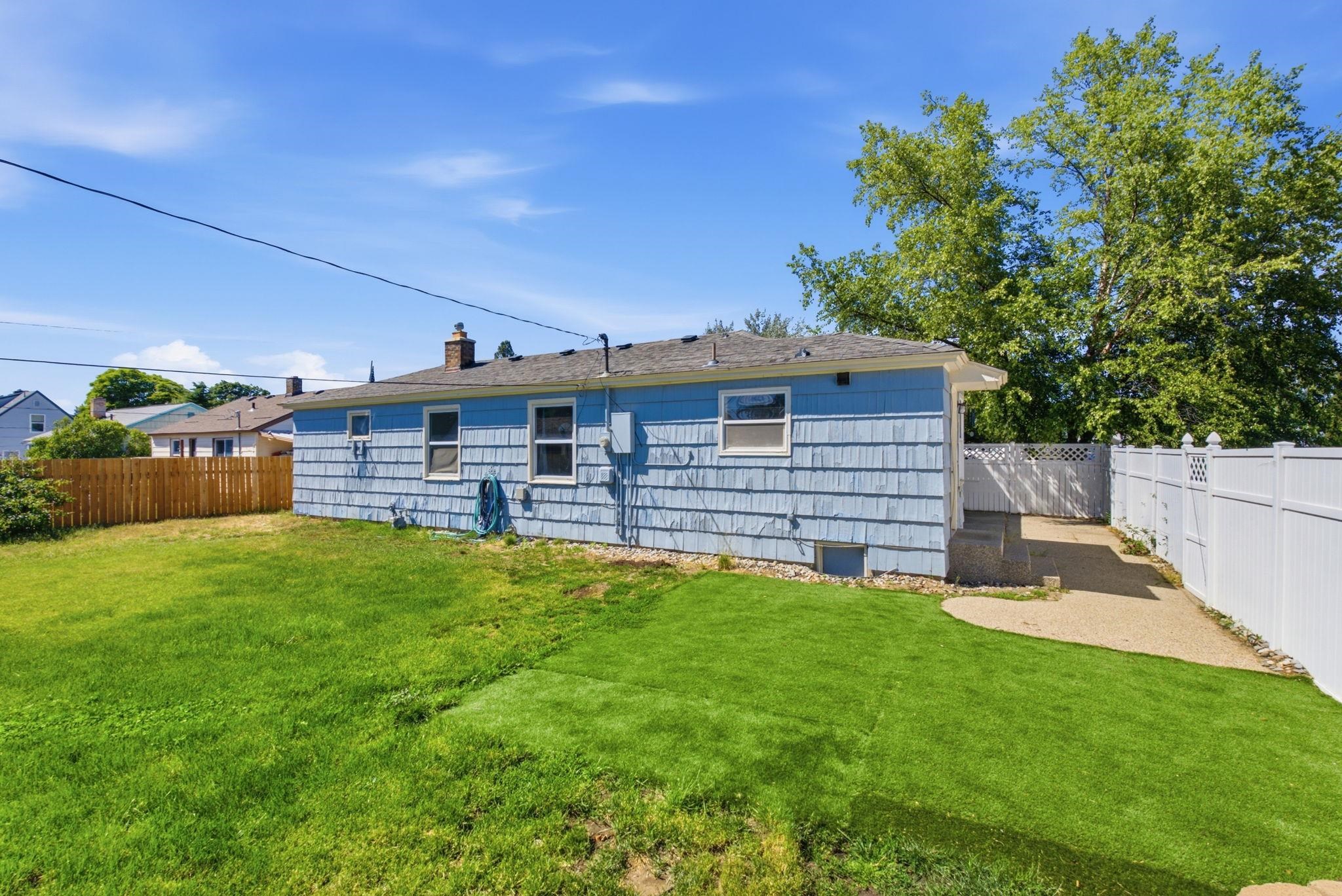 2803 West Rowan Avenue Spokane, WA 99205 - Photo 18 of 24