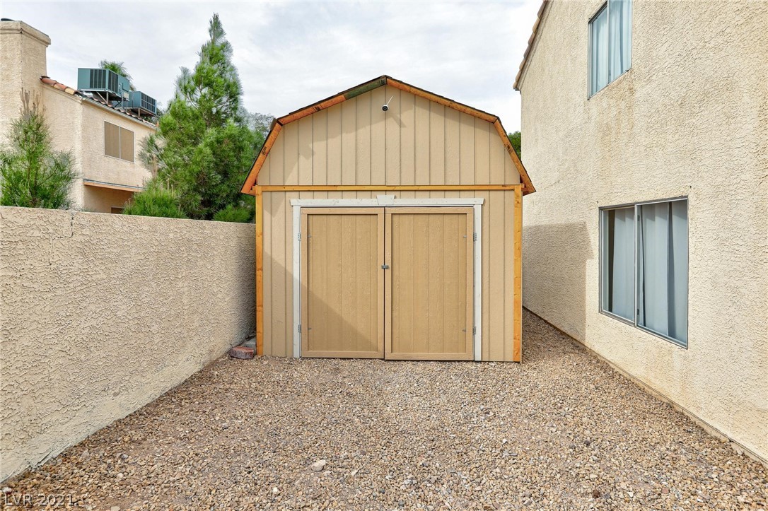 818 Bitterroot Street Henderson, NV 89002 - Photo 5 of 48 Gallery Image 5