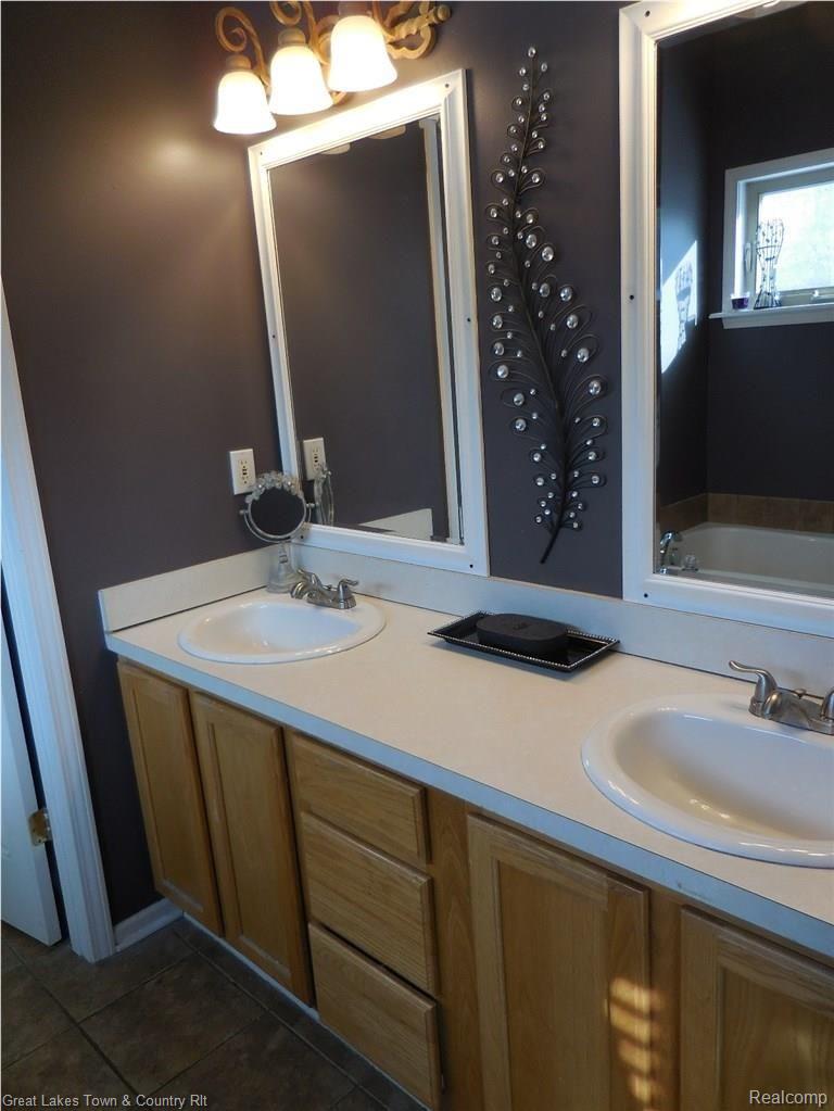 4291 North Lapeer Road Lapeer, MI 48446 - Photo 13 of 16 DSCN1526.JPG