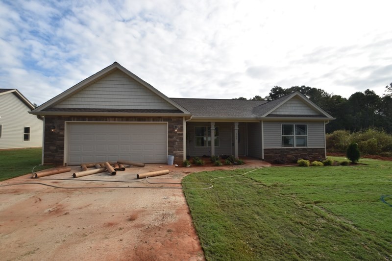 505 Gibbs Road Wellford, SC 29385 - Photo 1 of 16 Gallery Image 1