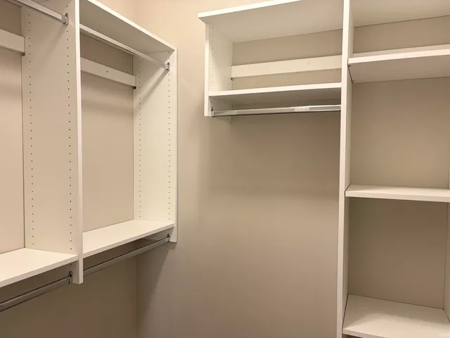 $364,800 | 5070 Chickadee Drive, Woodburn, IN 46797