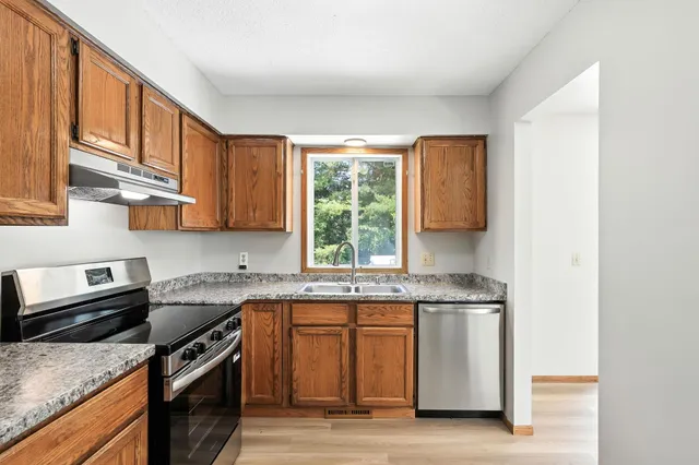 $389,900 | 2515 Lindbergh Drive, Minnetonka, MN 55305