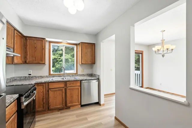 $389,900 | 2515 Lindbergh Drive, Minnetonka, MN 55305