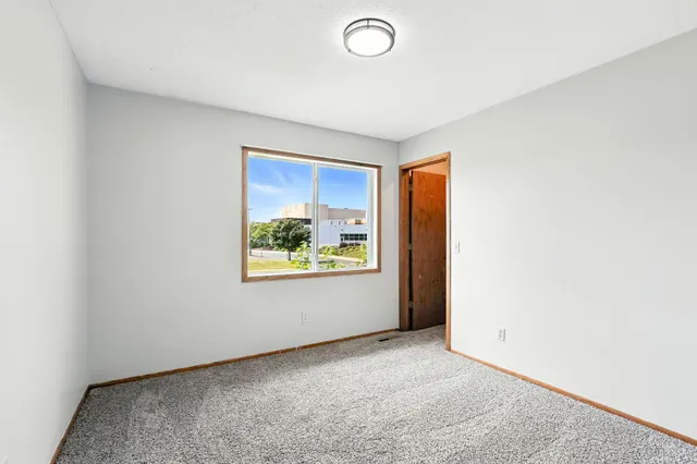 $389,900 | 2515 Lindbergh Drive, Minnetonka, MN 55305