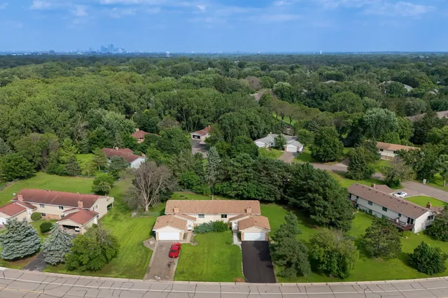 $389,900 | 2515 Lindbergh Drive, Minnetonka, MN 55305