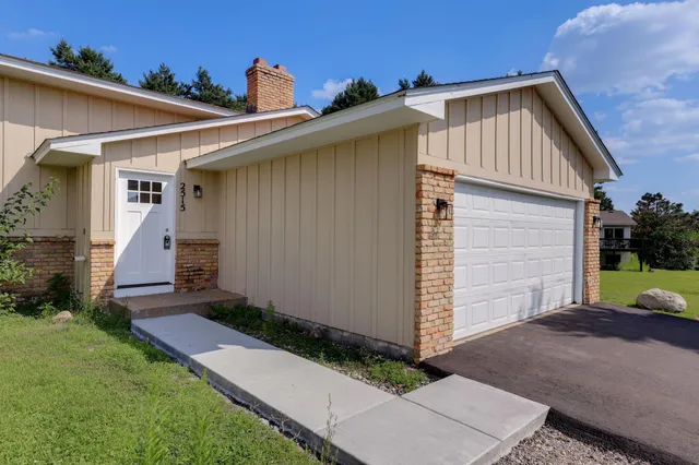 $389,900 | 2515 Lindbergh Drive, Minnetonka, MN 55305