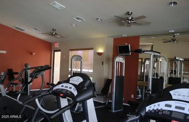 $1,395 | 3830 East Lakewood Parkway East, Unit 2038, Phoenix, AZ 85048