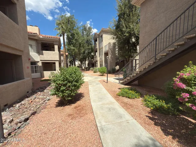 $1,395 | 3830 East Lakewood Parkway East, Unit 2038, Phoenix, AZ 85048