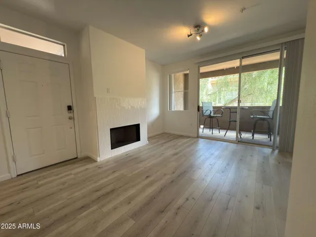 $1,395 | 3830 East Lakewood Parkway East, Unit 2038, Phoenix, AZ 85048