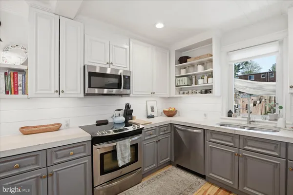 $299,900 | 828 East Chestnut Street, Lancaster, PA 17602