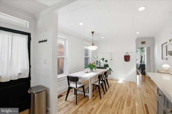 $299,900 | 828 East Chestnut Street, Lancaster, PA 17602