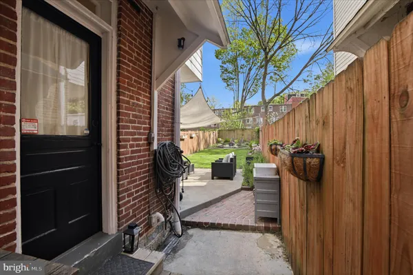 $299,900 | 828 East Chestnut Street, Lancaster, PA 17602