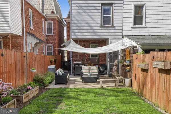 $299,900 | 828 East Chestnut Street, Lancaster, PA 17602