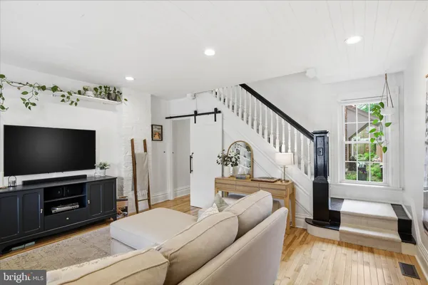 $299,900 | 828 East Chestnut Street, Lancaster, PA 17602