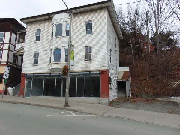 $200,000 | 166 Eastern Avenue, St. Johnsbury, VT 05819