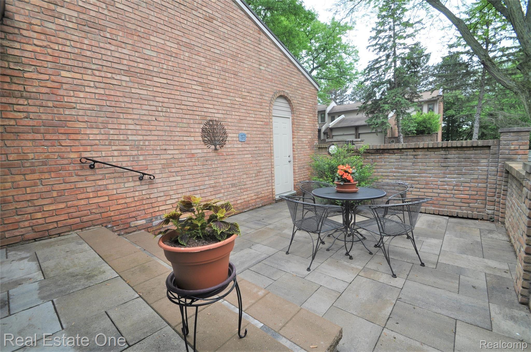 376 Willow Grove Lane, Unit 33 Rochester, MI 48307 - Photo 34 of 44 44.JPG