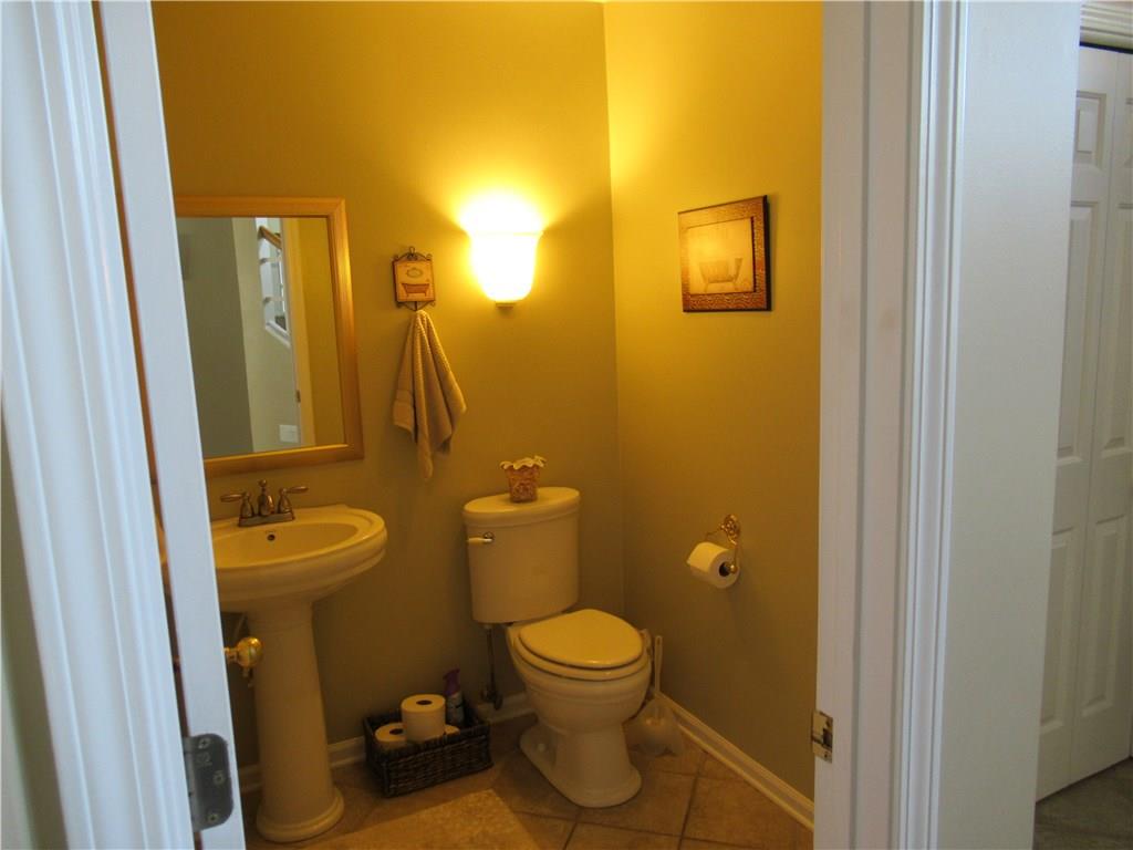 2211 Reston Lane Columbus, IN 47203 - Photo 13 of 38 Gallery Image 13